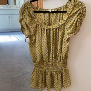 Short sleeve feminine blouse with smocked waist NWOT